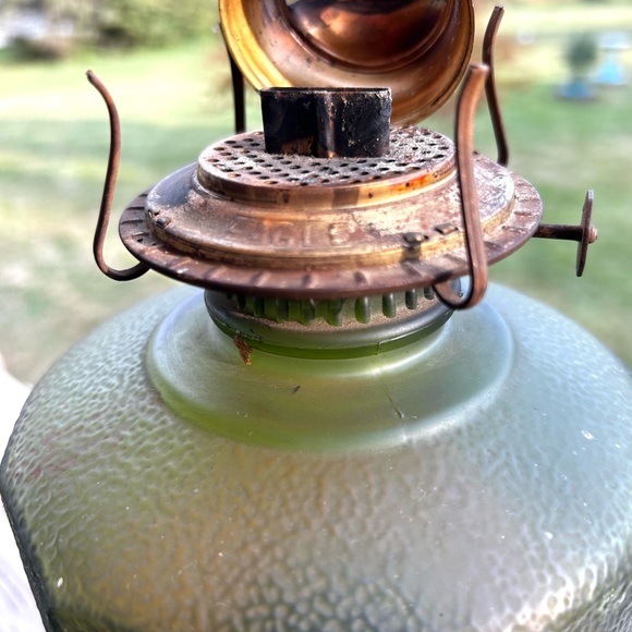 Vintage P & A Risdon Green Glass Oil Lamp Base With Burner And Chimney - Picture 5 of 13